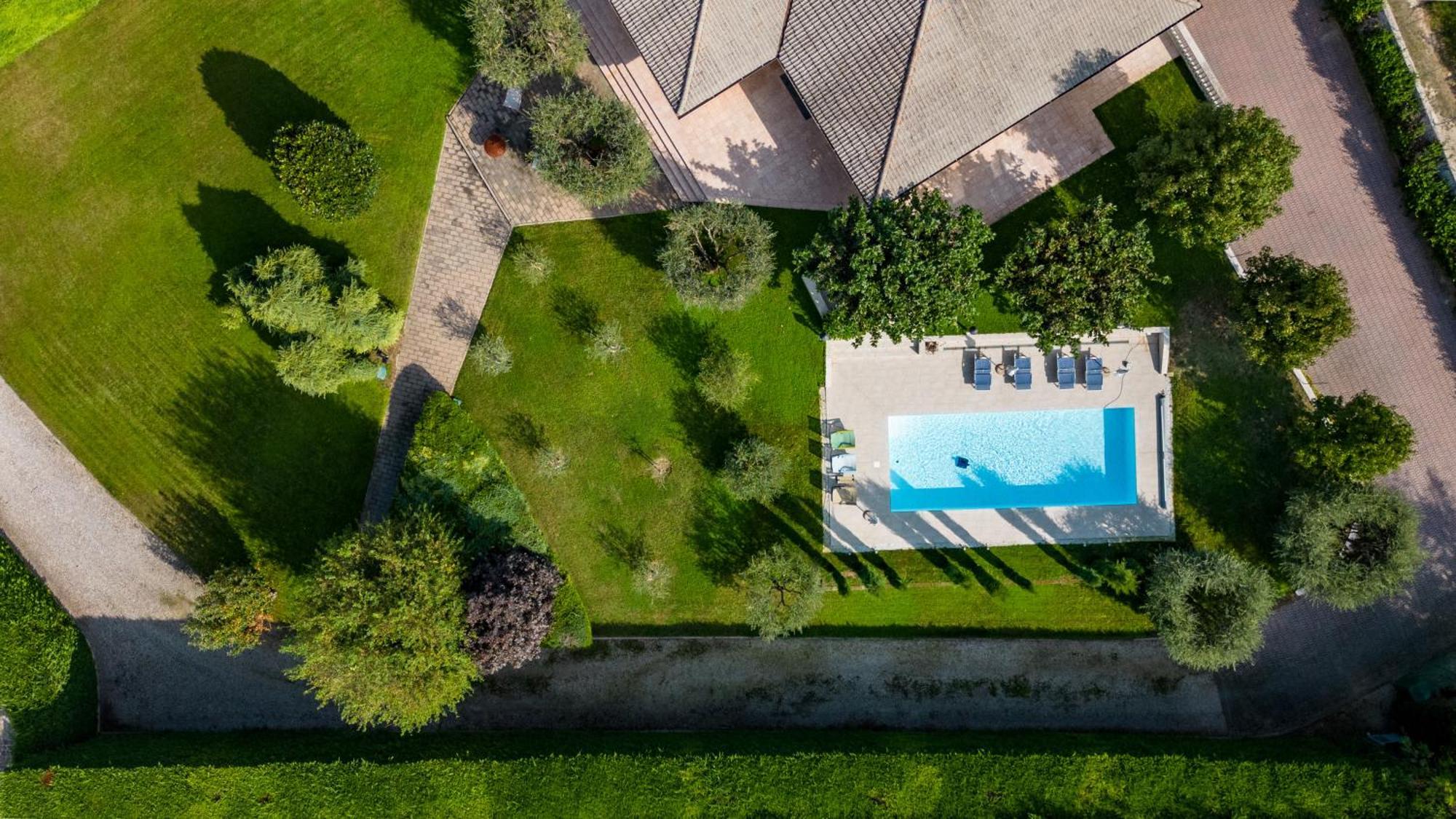 Villa Carini With 3000 Mq Garden & Heated Pool Castelnuovo del Garda Ngoại thất bức ảnh